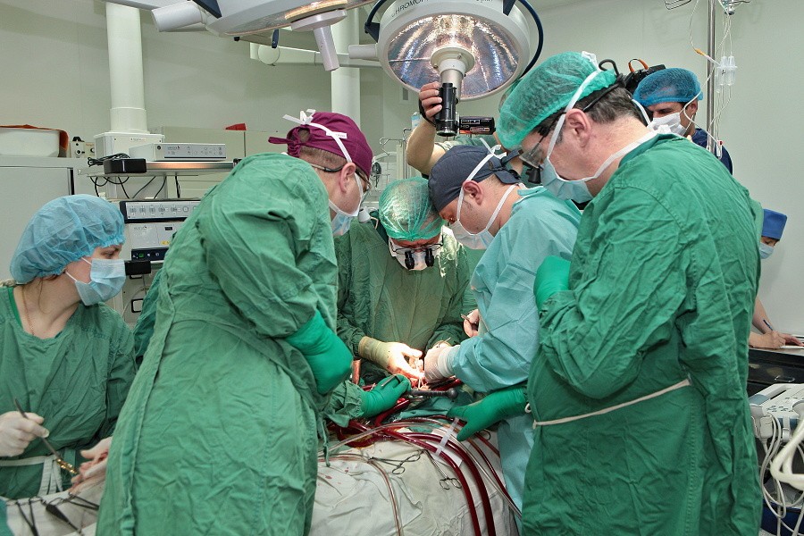 20 травня 2016 р., в клініці Національного інституту хірургії та трансплантології їм О.О. Шалімова вперше в Україні була проведена “операція Ozaki”.